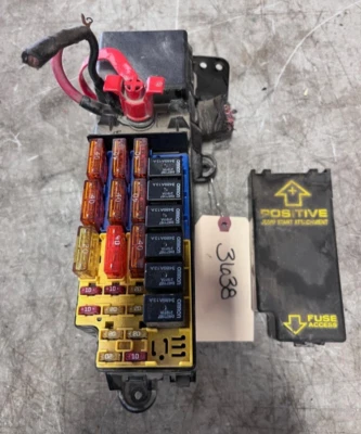 2000 CHRYSLER SEBRING BATTERY/ENGINE FUSE/RELAY BOX  #3638 - Image 1 of 2