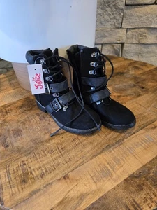 Justice Mädchen Stiefel Größe 1, neu mit Etikett, Schnürschuhe, Zierschnalle - Bild 1 von 8