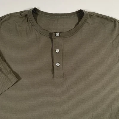 Vuori Linear Henley Short Sleeve Shirt Mens Large Micro Striped V199 - Image 1 of 4