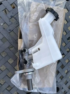 Hyundai IX35 Break Master Cylinder NEW - Picture 1 of 3