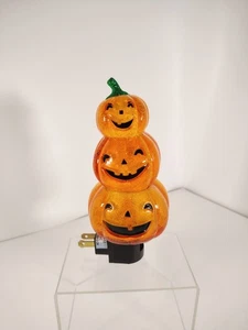 Triple Jack-O-Lantern Halloween Swivel Plug Night Light 6 Inch - Picture 1 of 6
