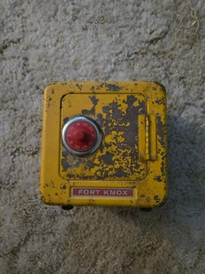 Vintage Yellow Fort Knox Bank Superior Toy and MFG. CO. Chicago Tin Metal Safe - Picture 1 of 7