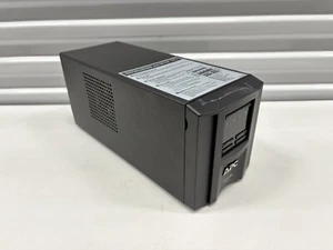 Gruppo di continuità APC Smart-UPS SMT750I 750 VA LCD 230V Tower UPS COSÌ COM'È NON TESTATO - Foto 1 di 10