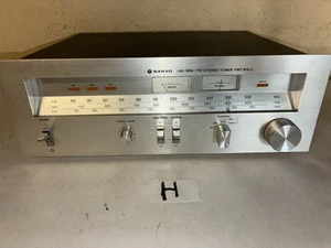Tuner vintage analogique Sanyo FMT 611LU - Monster 6,5kg - FM/MW/LW Stereo 1978 - Imagen 1 de 2