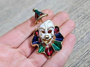 Vintage Gold Tone Clown Collectible Enamel Pin Brooch Kinetic Spring Hat Mask - Picture 1 of 6