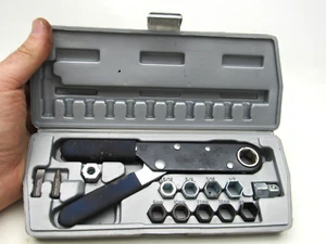 Spec Tools Ratcheting Action Squeeze Wrench Hand Tool with Case - Picture 1 of 8