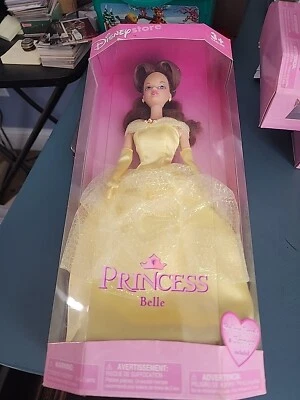 Disney Store Princesa La Bella y la Bestia Muñeca Bella con Cepillo y Zapatillas  Foto 1 de 4