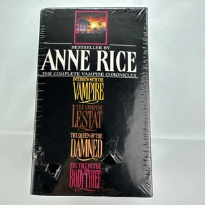 THE COMPLETE VAMPIRE CHRONICLES de Anne Rice (Juego de caja de 4 PB) en muy buen estado 1997 Nuevo - Imagen 1 de 6