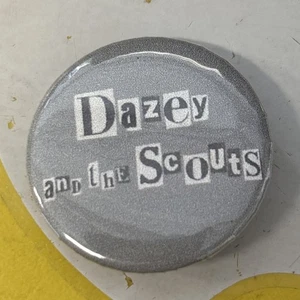 Dazey And The Scouts 1" Button Anstecker Pin Indie Riot Grrl - Bild 1 von 2