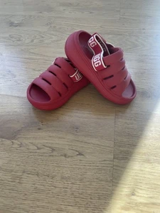 UGG Kids' Red  Clog Sandals Adjustable Strap Slides Toddler Size 8 - Picture 1 of 17