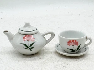 VINTAGE MINIATURE TEA SET TEAPOT CUP AND SAUCER PINK FLOWER DESIGN DOLLS HOUSE - Bild 1 von 11