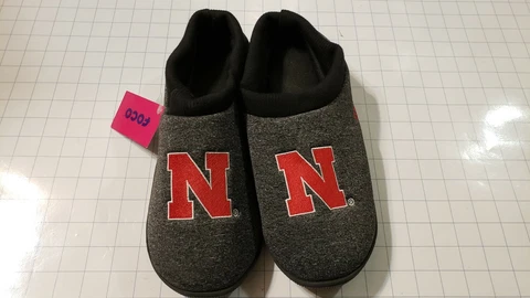 Nebraska Cornhuskers NCAA Men's Slippers Size XL (13/14) Cover