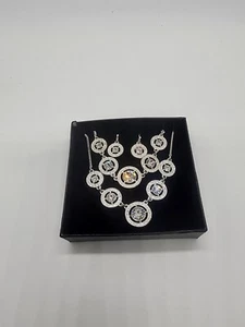 2011 Avon Necklace, Earring and Bracelet Set NIB Gift Boxed  - Picture 1 of 11