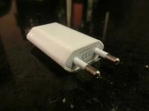 Netzstecker / Ladestecker / Ladegerät 5V-1000mA für Samsung Galaxy S4 Mini - Bild 1 von 3