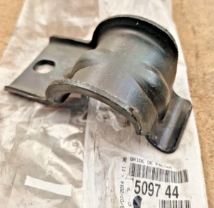Stabilisatorlager Schelle vorne für Citroen Berlingo Xsara 509744 NEU ORIGINAL - Bild 1 von 2