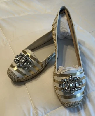 Zapatos informales planos para mujer Guess, blancos con rayas doradas - talla 9M Foto 1 de 4