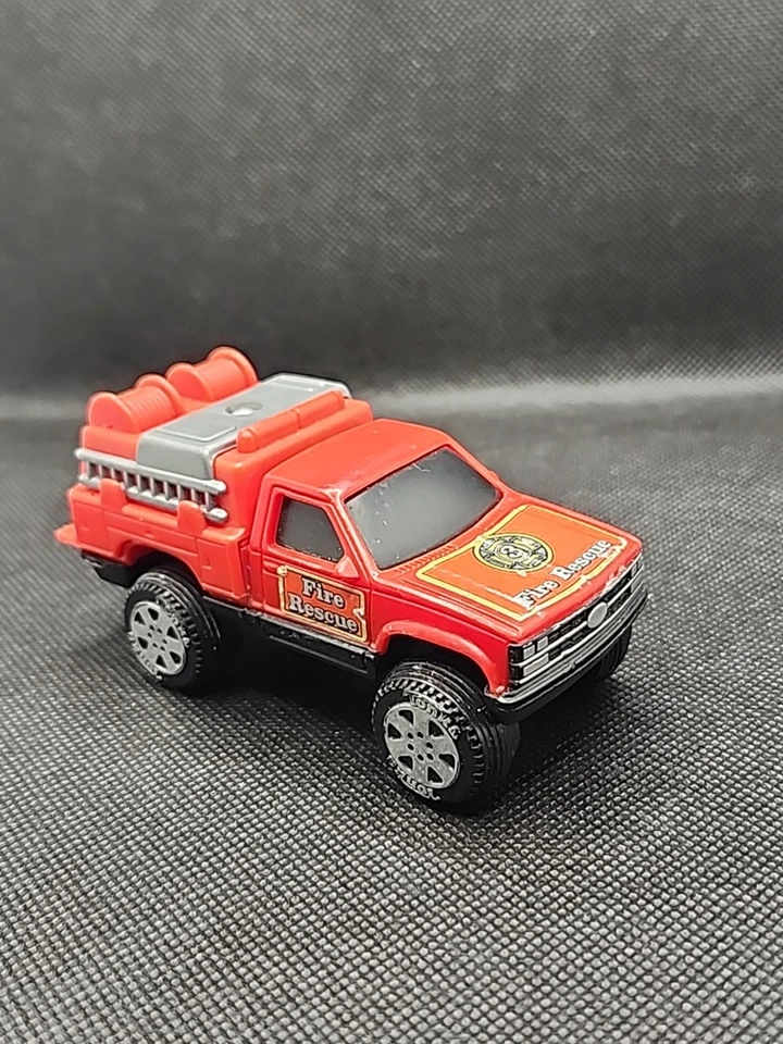 Винтажный красный пластиковый пожарно-спасательный грузовик 1988 Tonka Chevrolet Silverado OBS пластик - Изображение 1 из 4