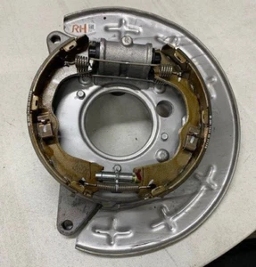 2020 – 2023 Chev Silverado GMC Sierra 3500 Dually LH parking brake assembly - Foto 1 di 2