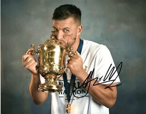 SOUTH AFRICA RUGBY: HANDRE POLLARD SIGNED 10x8 WORLD CUP TROPHY PHOTO+COA*PROOF* - Picture 1 of 2