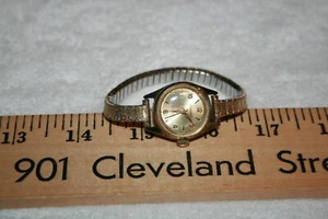 Vintage Jeaubal Incrbloc 17 Jewel Ladies Watch running - Picture 1 of 5