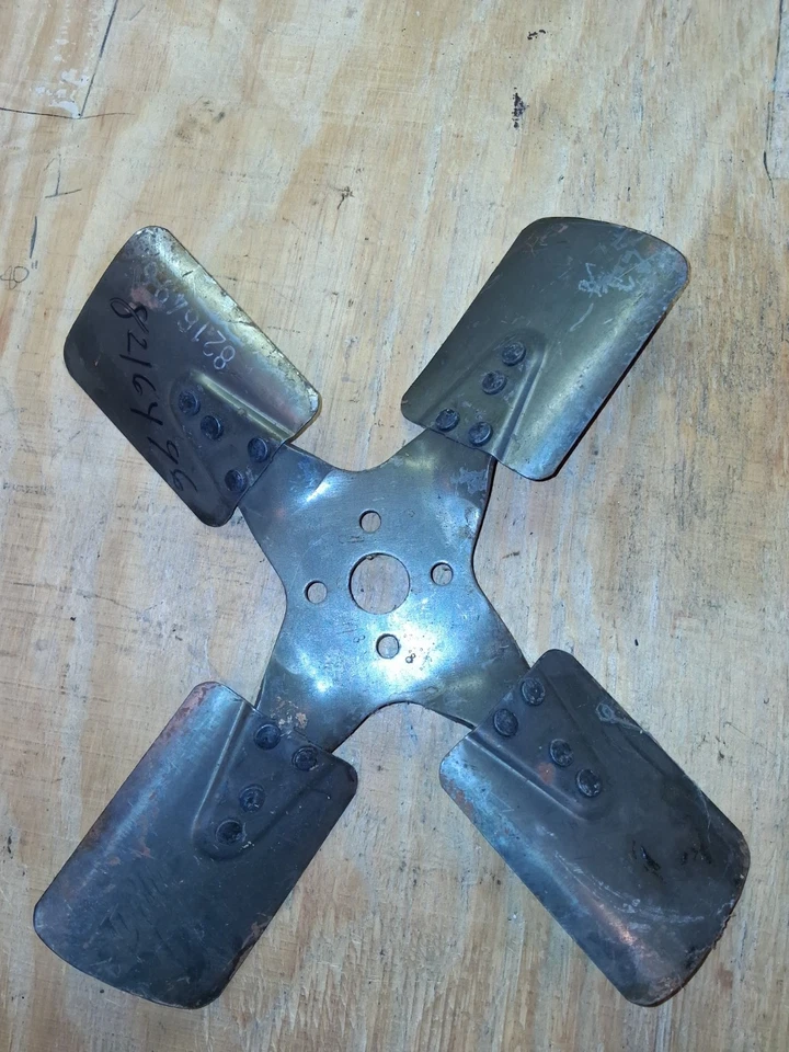 Ventilador de refrigeração do motor Renault Dauphine - Imagem 1 de 3