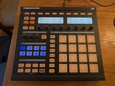 Native Instruments MK1 Maschine Mikro MIDI Controller FREE SHIPPING - Image 1 of 4