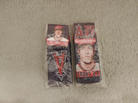 Los Angeles Angels #27 Mike Trout socks MLB Baseball New Sealed SGA 2017 Cover