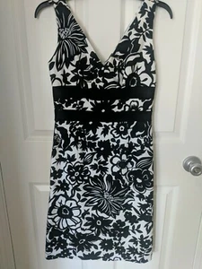 Damen-Trägerkleid Donna Ricco schwarz-weiß Blumenmuster Größe neu ohne Etikett 6 - Bild 1 von 5