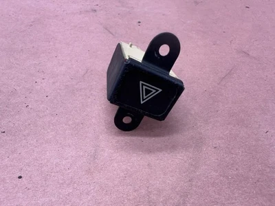 Interruptor de advertencia de peligro Rolls Royce Silver Spirit 1986 fabricante de equipos originales 71 k millas Foto 1 de 4