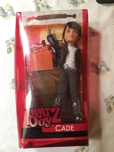 Neu in beschädigter Verpackung - Bratz Boyz Cade - The Cool Boys! - Tattoos 4 You - Bild 1 von 6