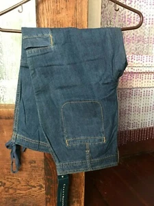 Liz Claiborne Crazy Horse Womens Capris Size 8 100% Cotton Blue Jean - Picture 1 of 3