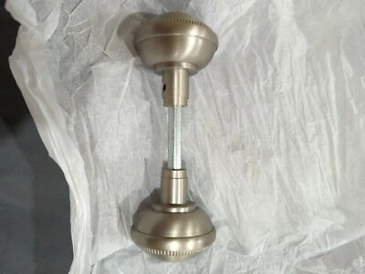 Perilla de puerta redonda forjada sólida de níquel cepillado de níquel cepillado Foto 1 de 3