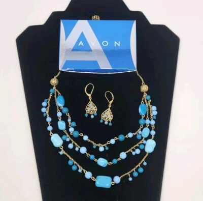 Avon бирюзовый цвет тройной прядь ожерелье и серьги подарочный набор новый в коробке новый из старых запасов - Изображение 1 из 4