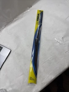 RAIN-X Latitude 28" Wiper Blade - 5079282-1 - Picture 1 of 3