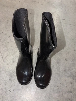 Ugg Australia Girls Black Rubber Raana Boots Size 13 - Image 1 of 4