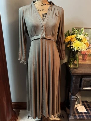 Lila Labor & Postpartum gown. Size Standard. New in packaging - Image 1 of 4