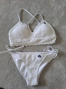 Hollister Crochet White Bikini With Ties - Top XS, Bottoms S - BNWT - Picture 1 of 6