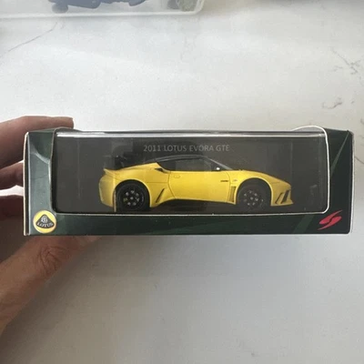 Spark Minimax S2194 2011 Lotus Evora GTE in Yellow  1:43 Scale - Image 1 of 4