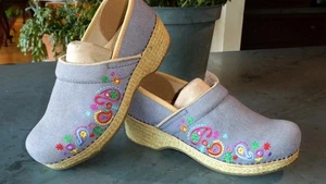 NEU ATEMBERAUBEND!! Dansko 38 Denim bestickte bequeme CLOGS ~ Flex Espadrille Basis - Bild 1 von 5