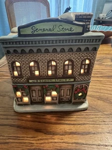 Lefton General Store Christmas Village 1986 Illuminated - Picture 1 of 6