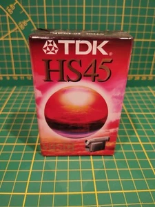Cassette Vierge pour Camescope VHS-C TDK HS 45 - VHS C Neuf - Photo 1/4
