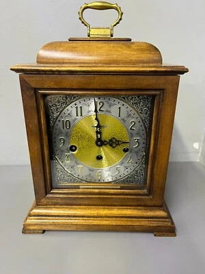 Howard Miller Tompion TRIPLE CHIME KEY WIND RELÓGIO LAREIRA 8 DIAS #1050-020 - Imagem 1 de 4