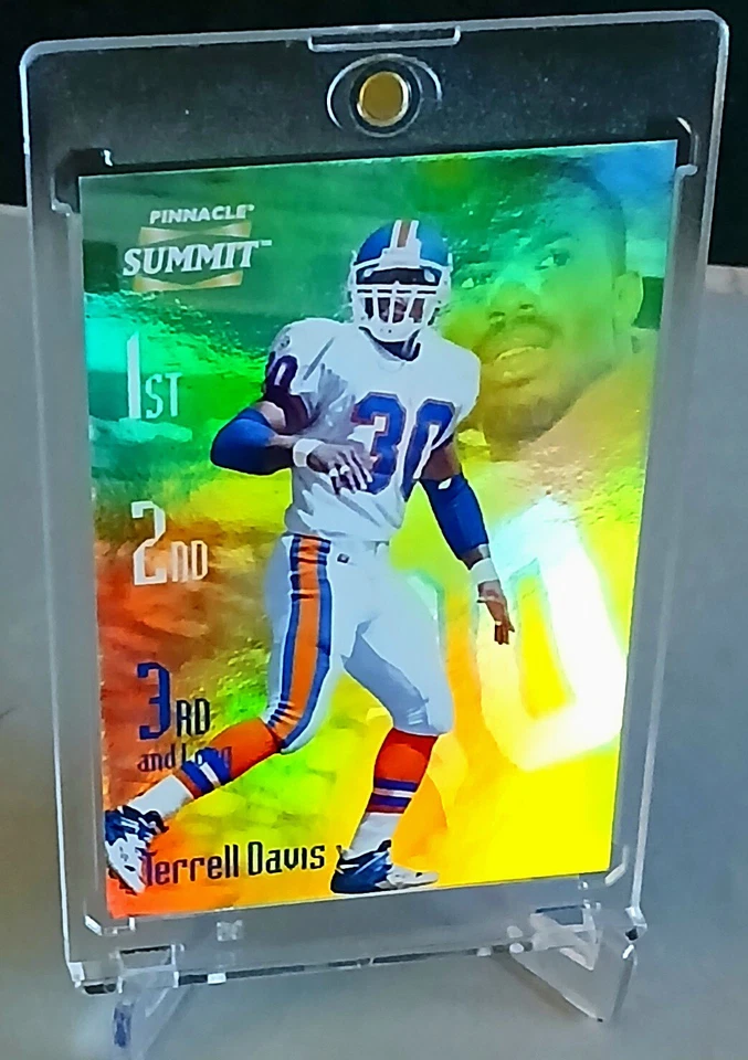 🔥TERRELL DAVIS🔥1996 SUMMIT 3RD AND LONG HOLOFOIL INSERT #13🔥Promo /2000💥 - Image 1 of 2