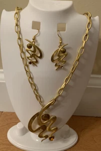 GOLD TONE NECKLACE AND EARRING SET WITH FAUX AMBER CRYSTALS - Picture 1 of 10