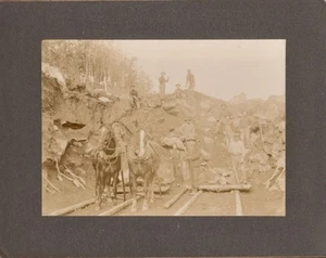 Railroads / Photograph of crew working on the Grand Trunk Pacific Railway 1906 - Imagen 1 de 2