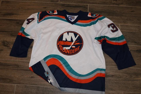 Vintage New York Islanders Wave Bryan Berard NHL Hockey Jersey Sewn Starter XL Cover