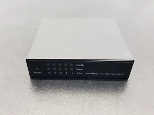 Universal 5 Port Gigabit Ethernet Switch - Picture 1 of 6
