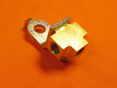 65 66 Mustang Fairlane Falcon Disc Brake Line Distribution Block - Изображение 1 из 4