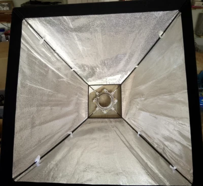 Bowens Luminar Softbox 100 x 100 +speedring +S adapter +case +2 diffusers UNUSED - Image 1 of 4