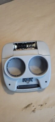 2003 Suzuki XL-7 Grand Vitara Center Console Armrest Rear Cupholder - Image 1 of 4